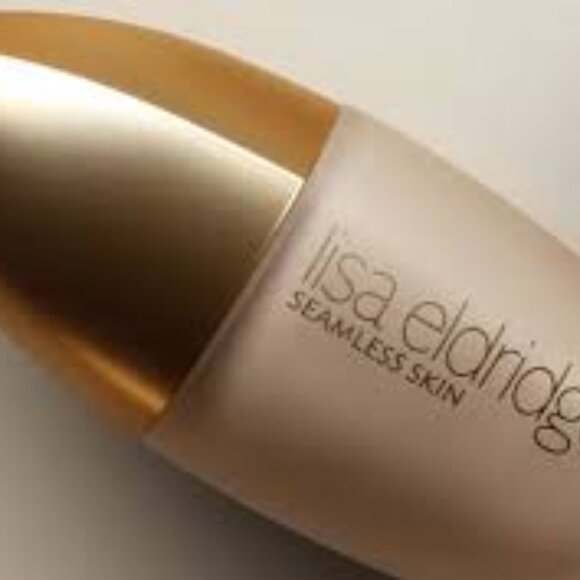 I'm Looking For Lisa Eldridge Seemless Foundation 16 & 9.5 - Picture 1 of 1